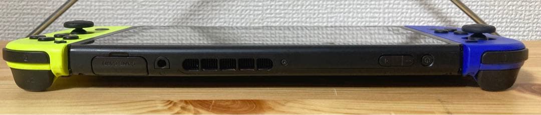 ☆大人気 Nintendo SWITCH 2018年製 HAC-001 本体のみ