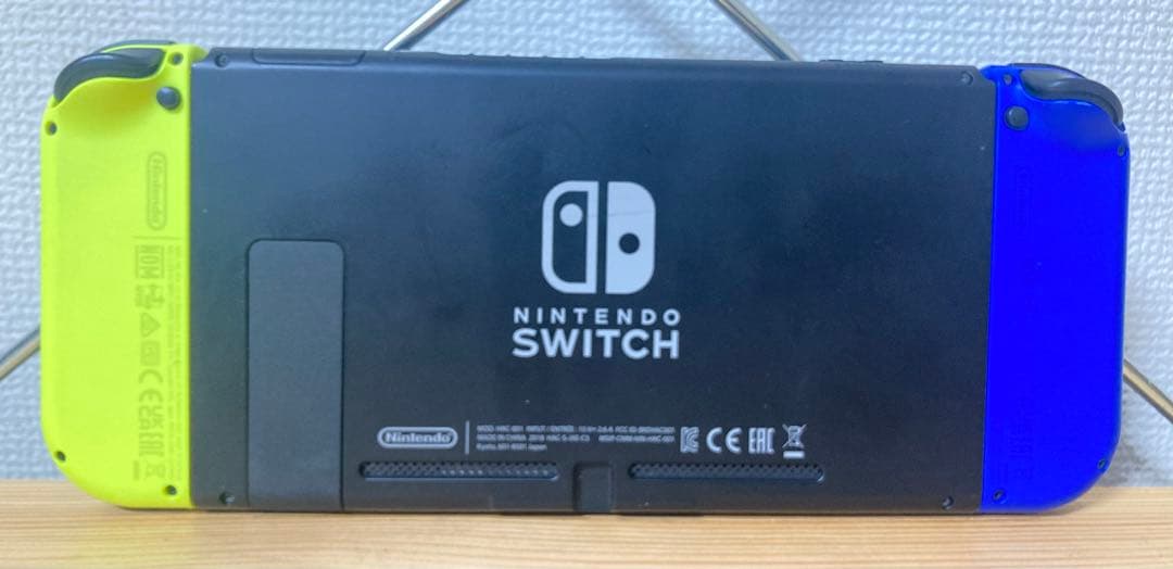 ☆大人気 Nintendo SWITCH 2018年製 HAC-001 本体のみ