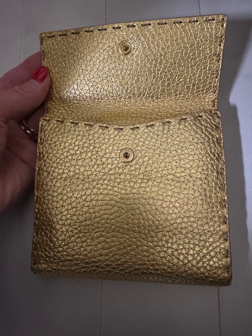 FENDI ゴールド 二つ折り財布