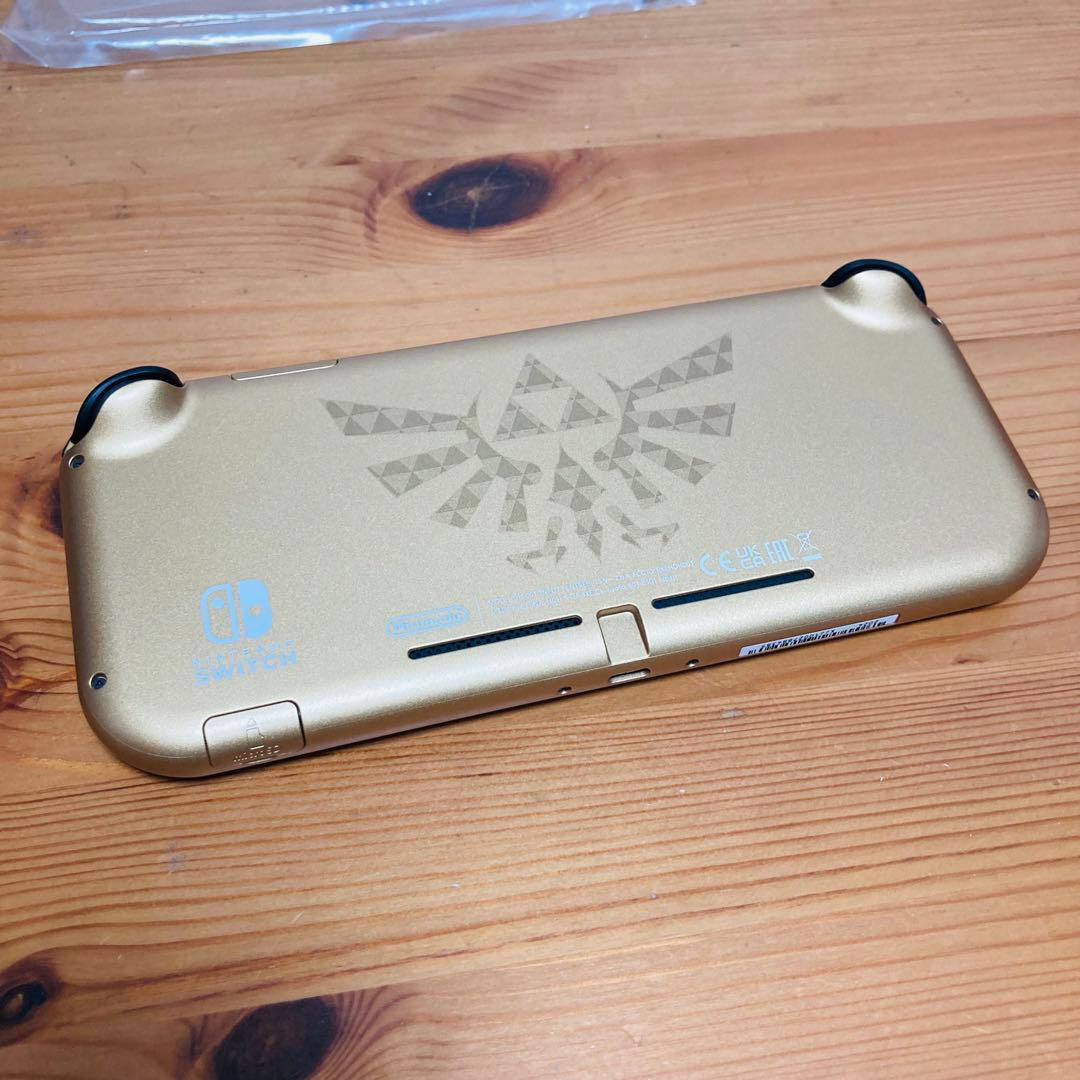 【極美品】スイッチ ライト 本体 ハイラルエディション 箱・充電器 画面傷なし