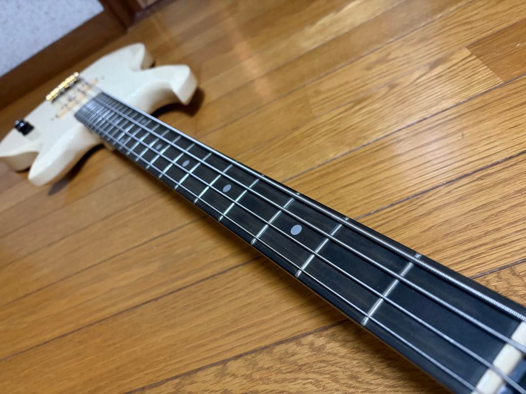 送料込み B.C.Rich Eagle Bass イーグル ベース 白