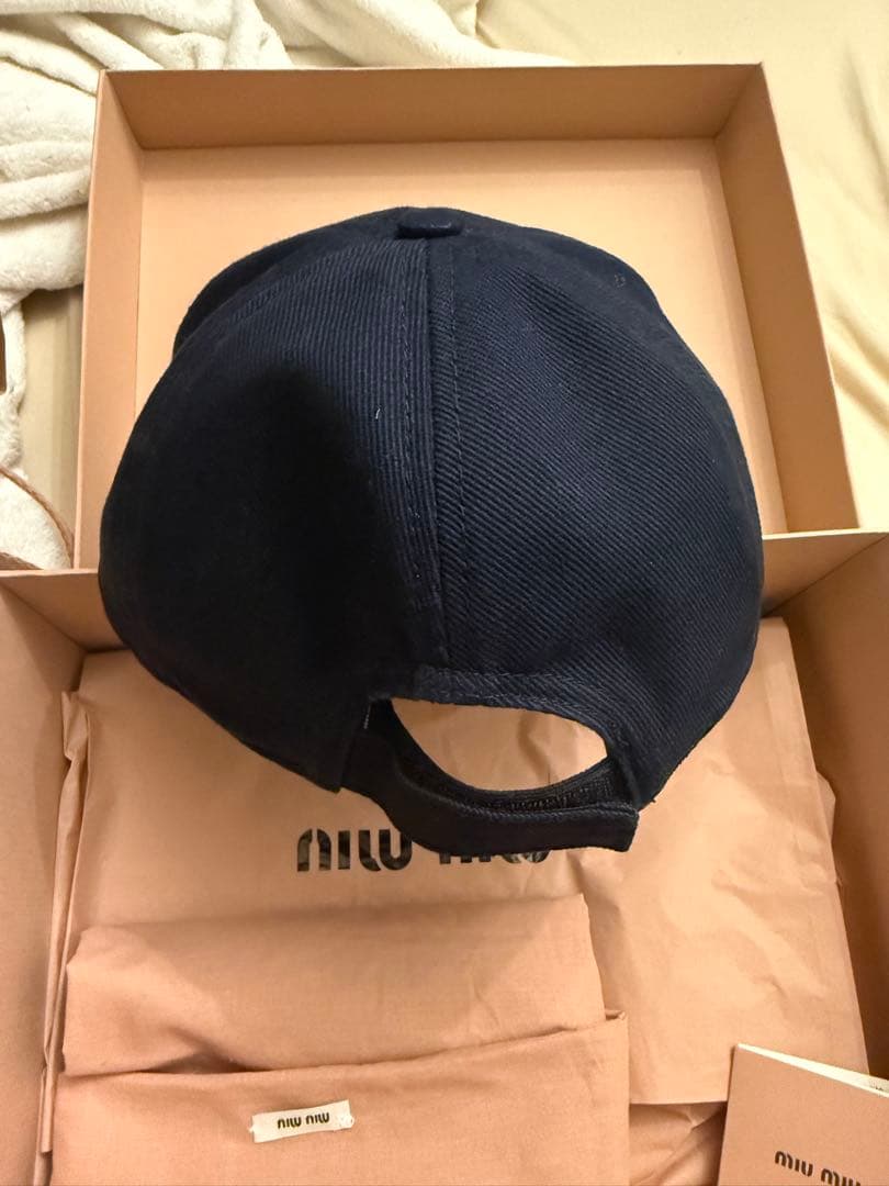 Miu Miu ベースボールキャップ　ネイビー