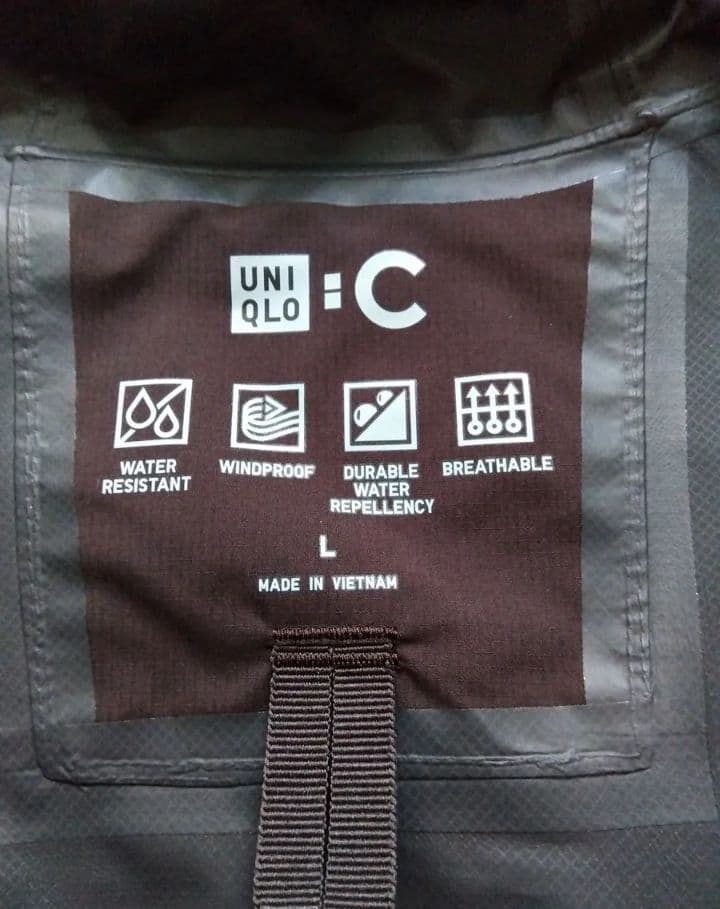 【新品未使用】ユニクロC　ブロックテックパーカ　ダークブラウン　L　UNIQLO