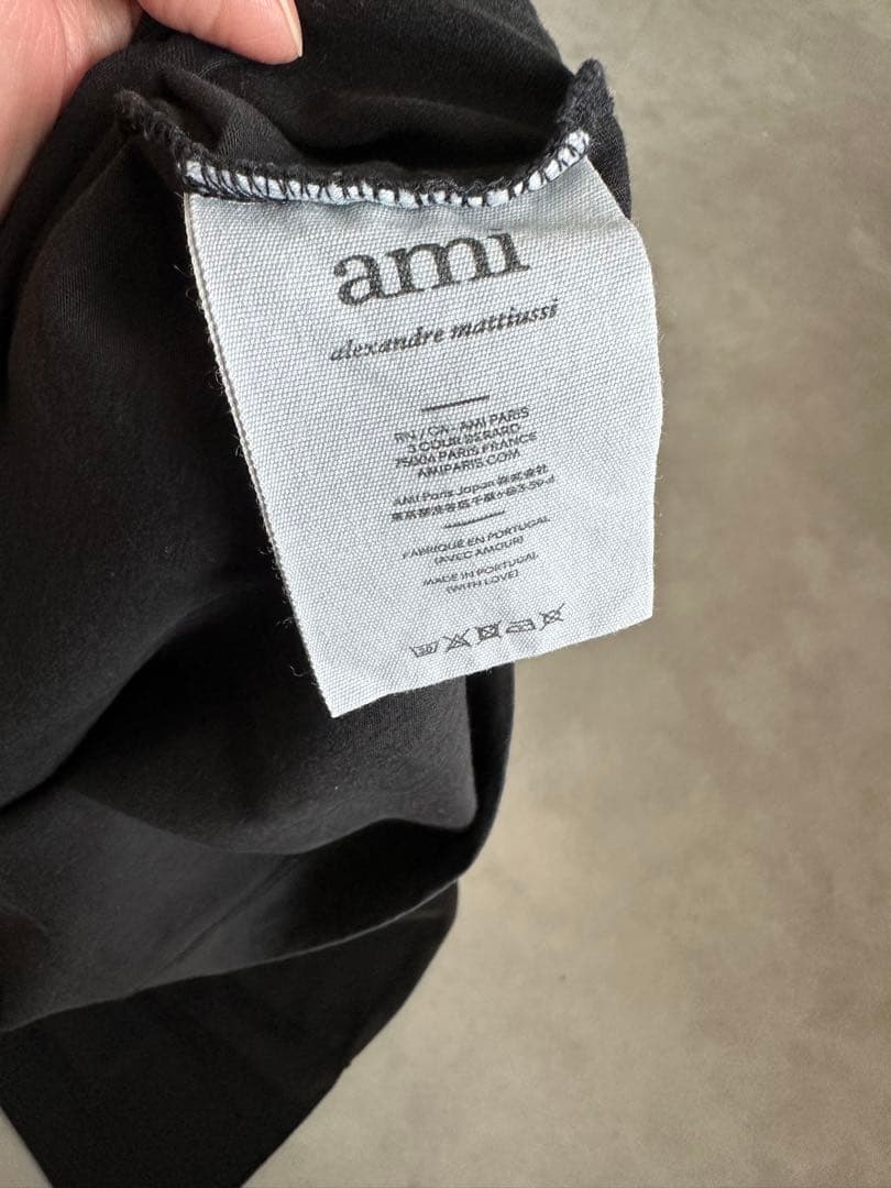 ami 黒 Tシャツ 赤ロゴ