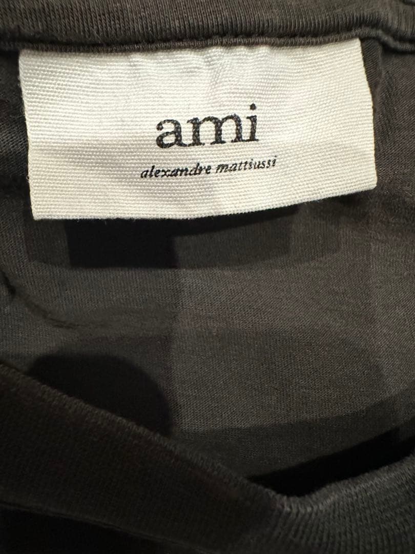 ami 黒 Tシャツ 赤ロゴ