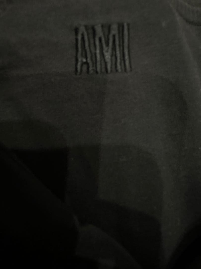 ami 黒 Tシャツ 赤ロゴ