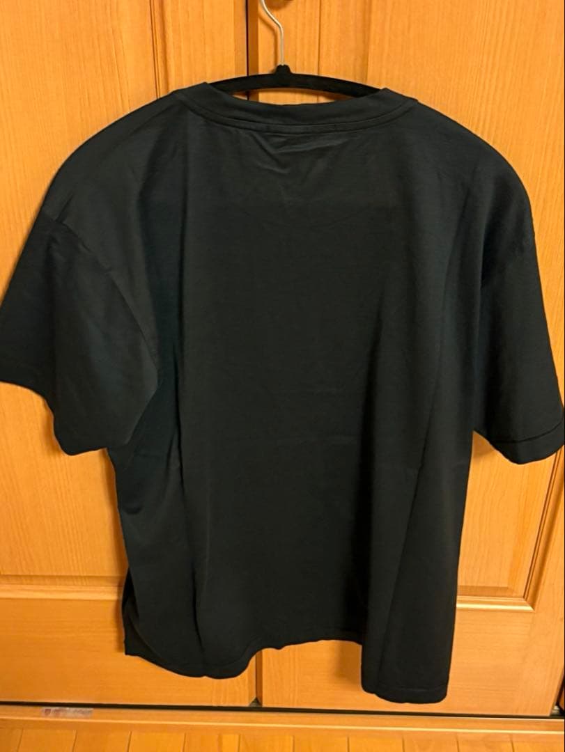 ストーンアイランド　紺Tシャツ