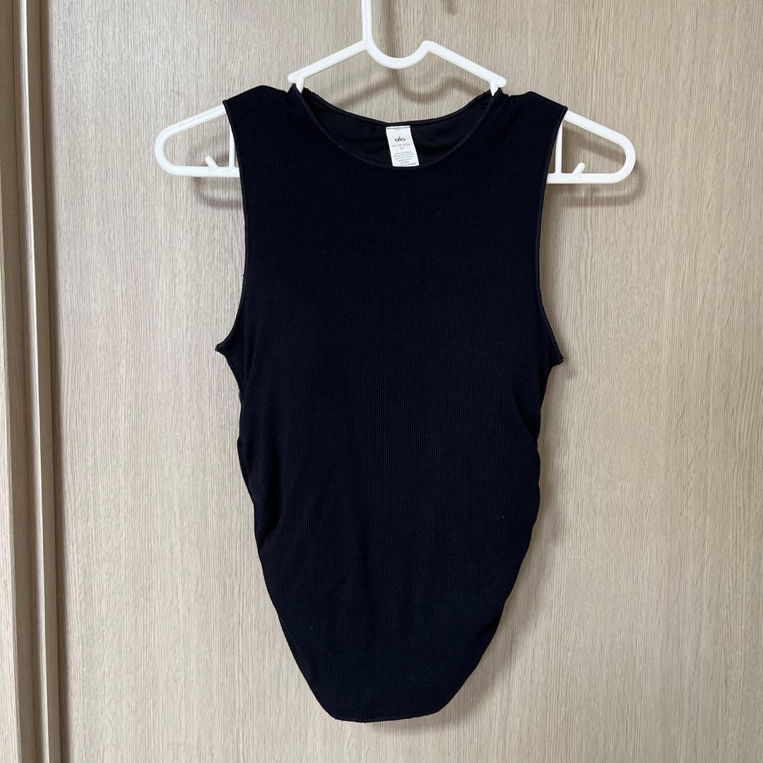 正規品 alo タンクトップ Ribbed En Pointe Tank
