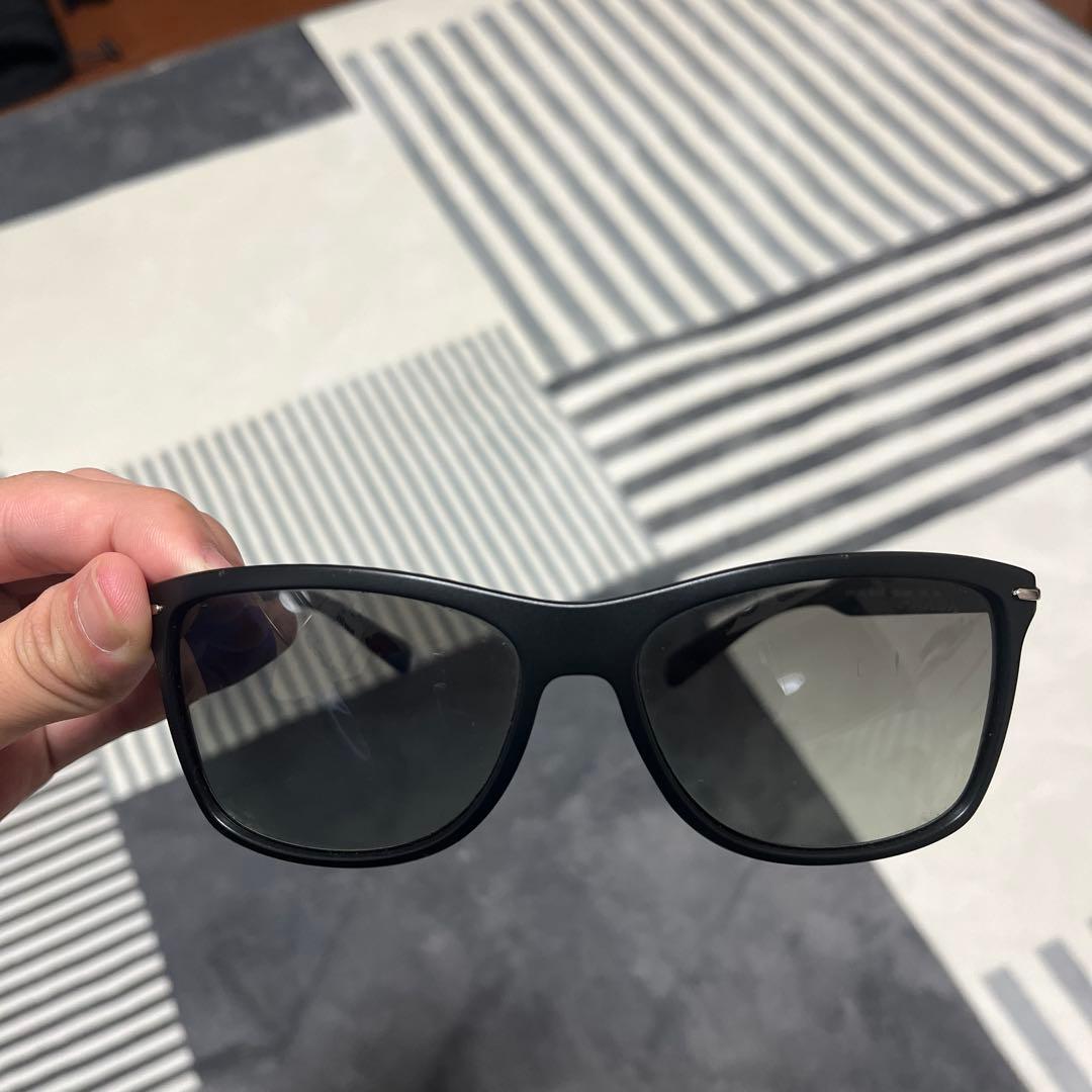 PRADA ブラックサングラス グレーレンズ