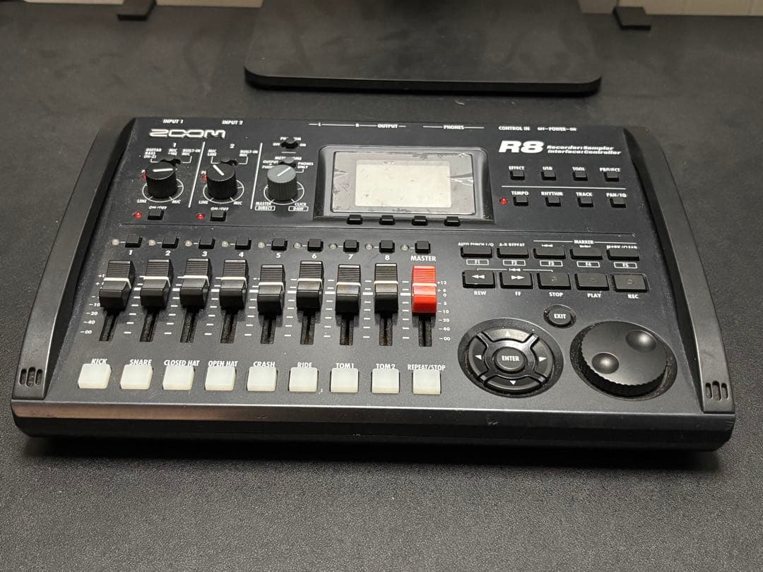Zoom R8 マルチトラックレコーダー