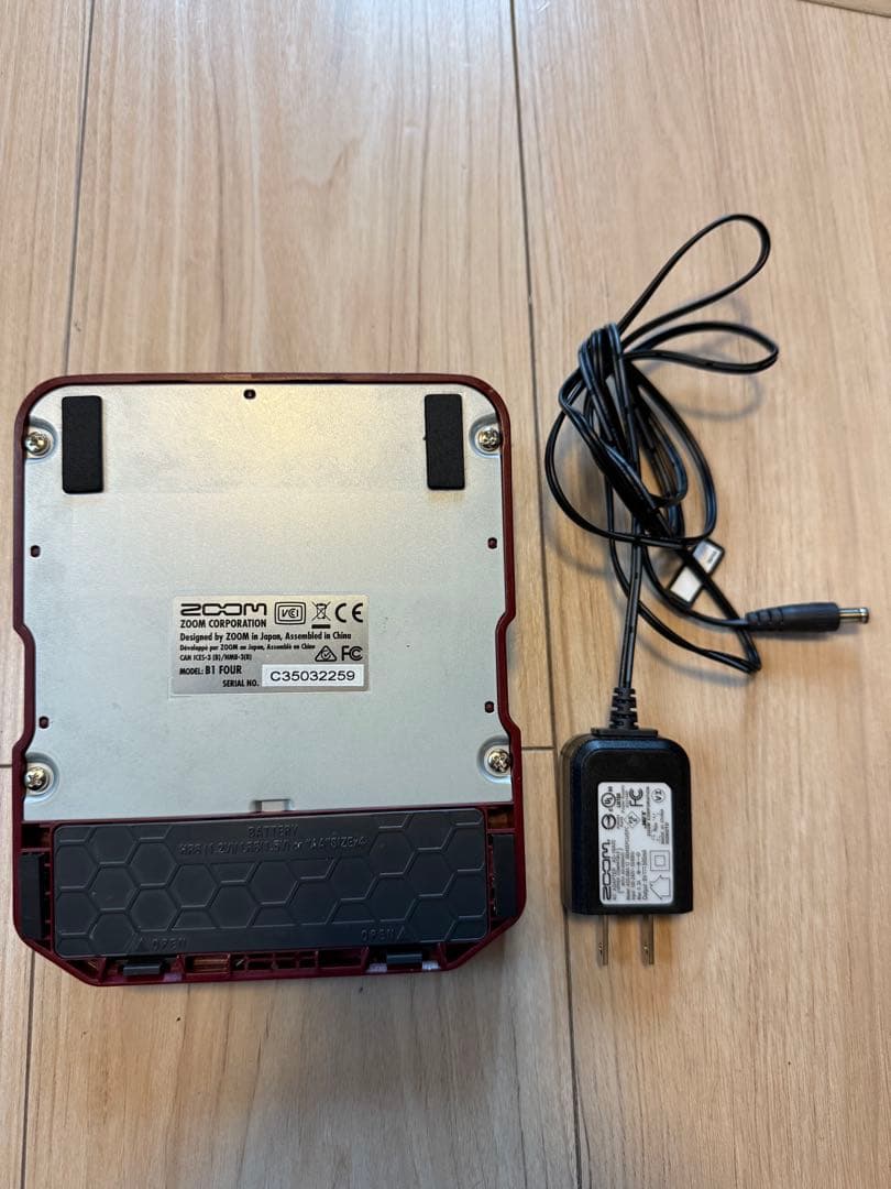 ベース zoom b1 four