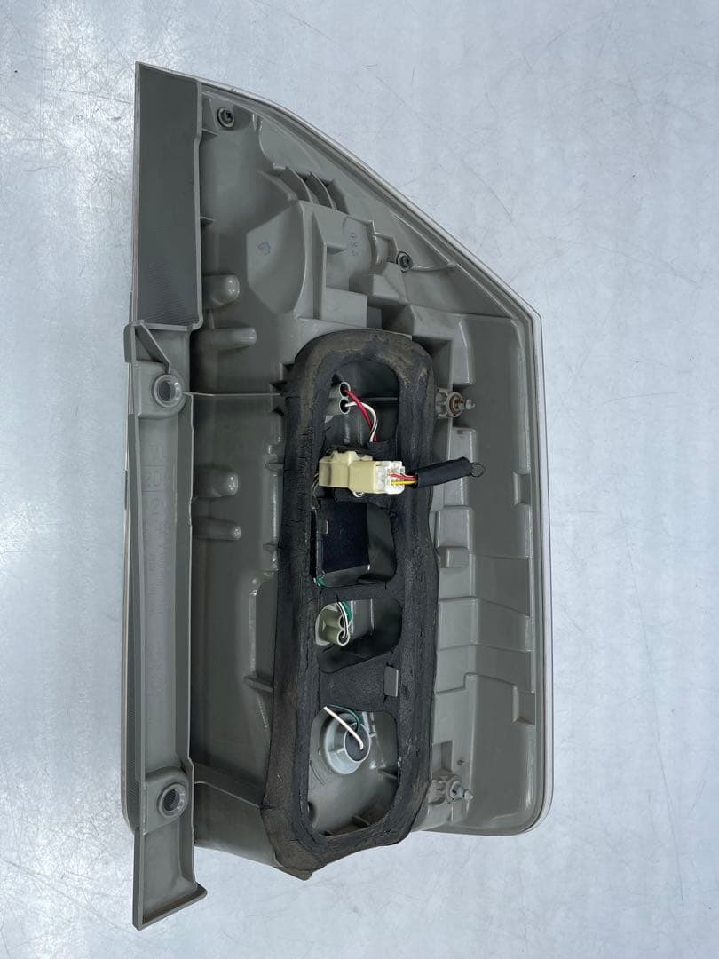 中古|良品70ヴォクシー 左LEDテールランプZRR70/75 前期28-220