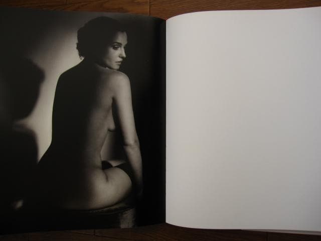 MONICA BELLUCCI　モニカ・ベルッチ