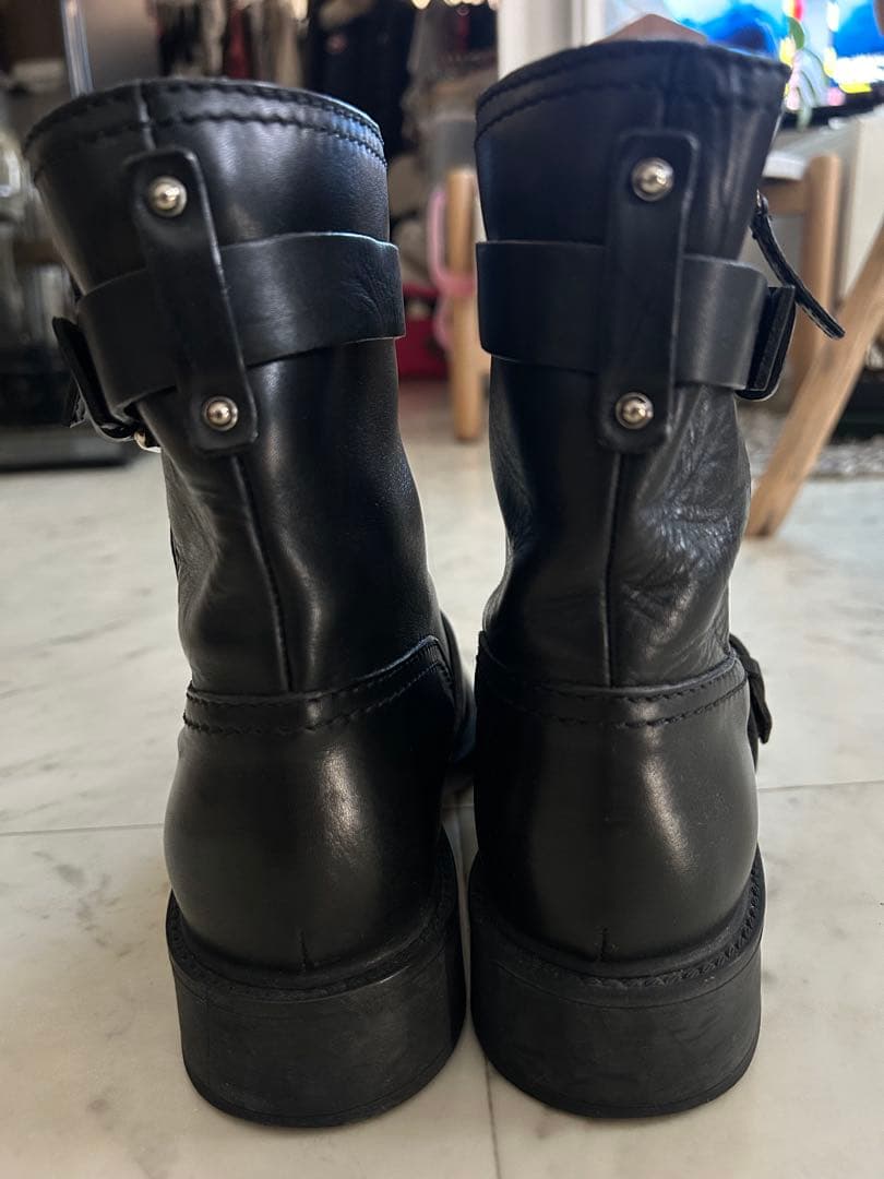 GUCCIブラックレザーショートブーツ