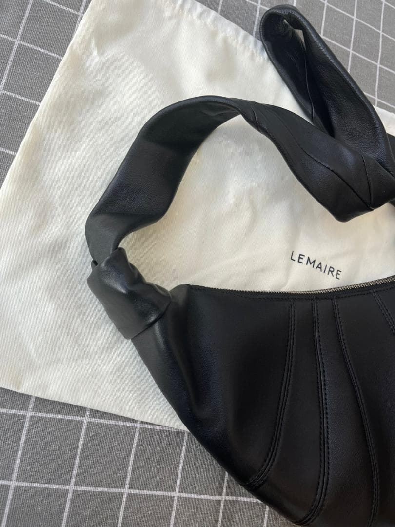 女性情報誌 lemaire croissant small bag BLACK