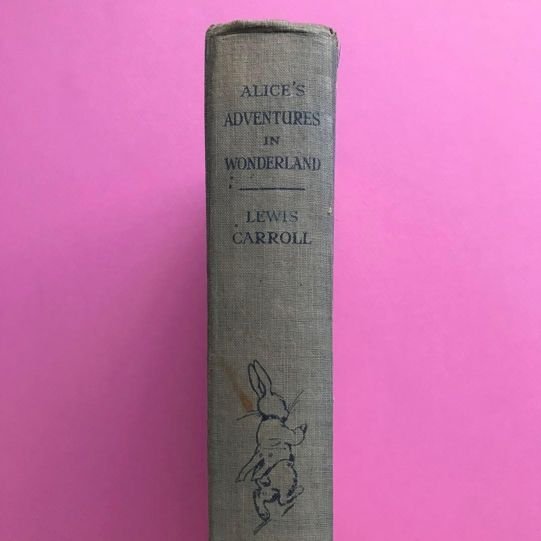洋書 Alice's Adventures in Wonderland