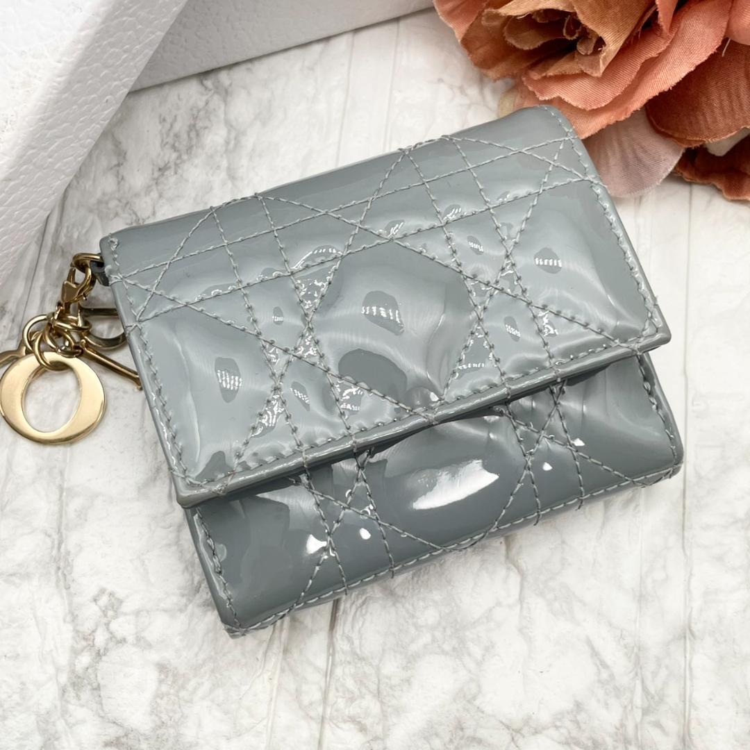 美品✨ディオール　折財布　ロータスウォレット　カナージュ　パテント　ライトブルー
