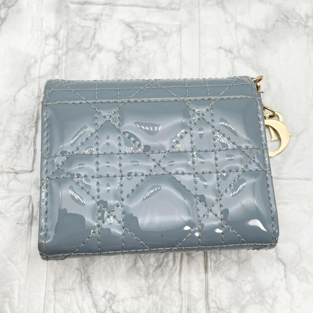 美品✨ディオール　折財布　ロータスウォレット　カナージュ　パテント　ライトブルー