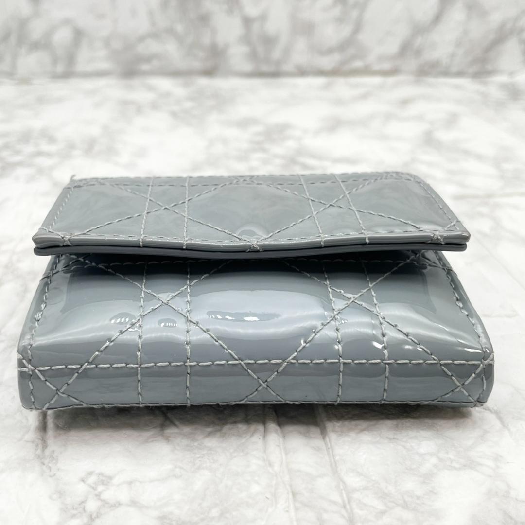 美品✨ディオール　折財布　ロータスウォレット　カナージュ　パテント　ライトブルー