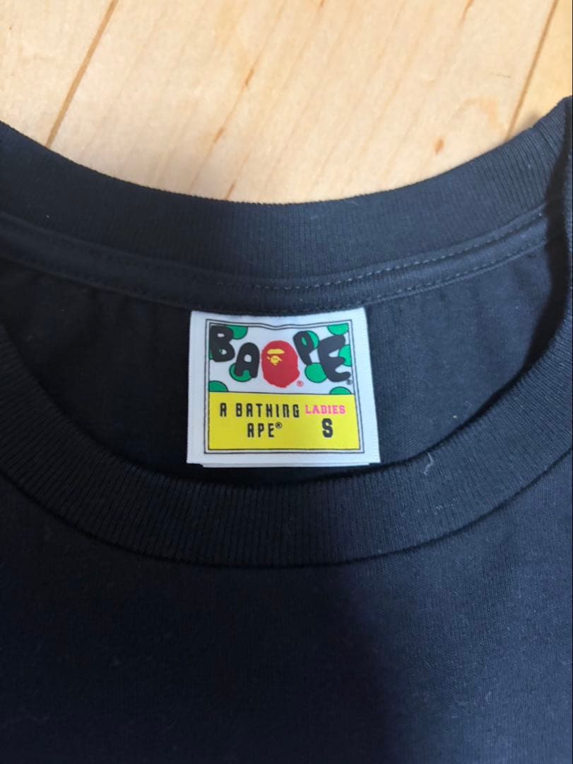 A BATHING APE 半袖Tシャツ ブラック　ピンク　マイロ　BAPE