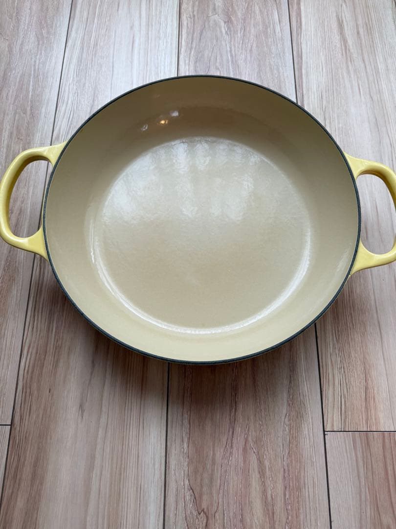 ル・クルーゼ（LE CREUSET）30センチ鍋　イエロー