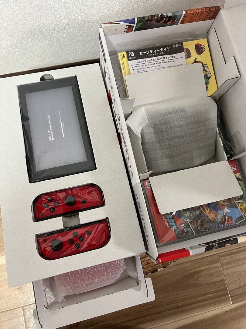 Nintendo Switch ニンテンドースイッチ本体　マリオモデルカセット付