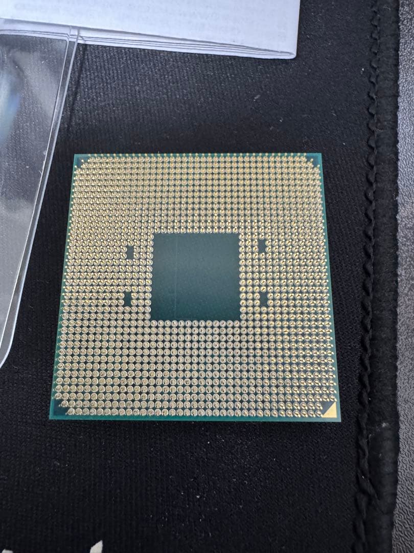 AMD Ryzen 7 5700X CPU 本体