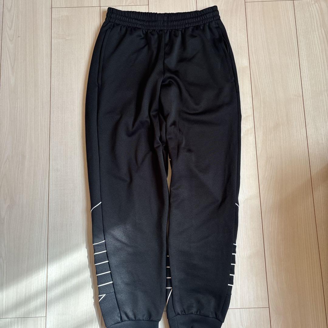 〈adidas〉ビッグ トレフォイル アウトライン トラックトップ&パンツセット