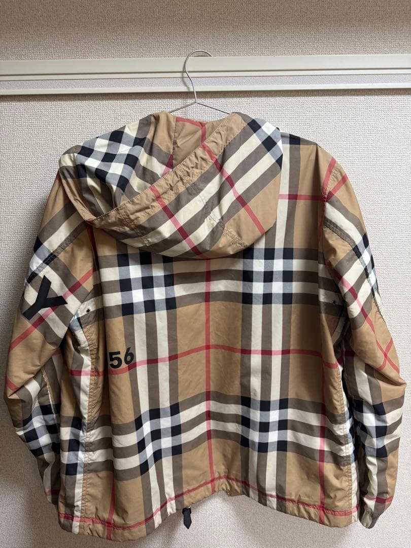 BURBERRY ノバチェック　パーカー　ナイロンジャケット　yu