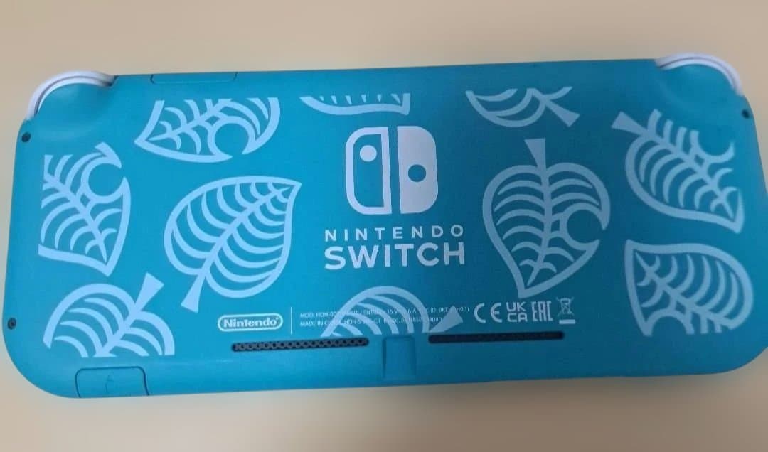 どうぶつの森デザインのNintendo Switch Lite