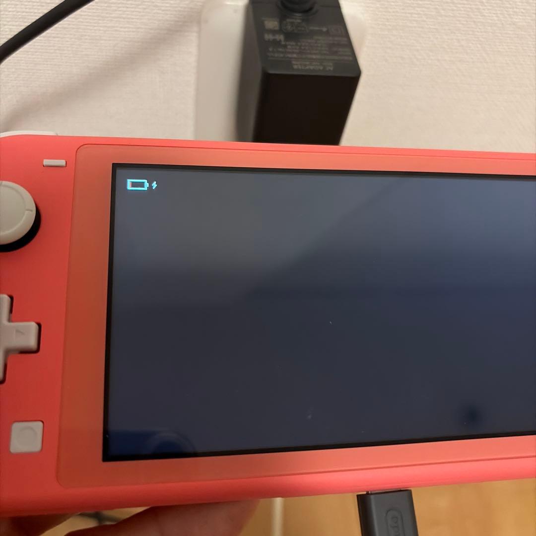 Nintendo Switch Lite コーラル 本体と純正フリップカバー