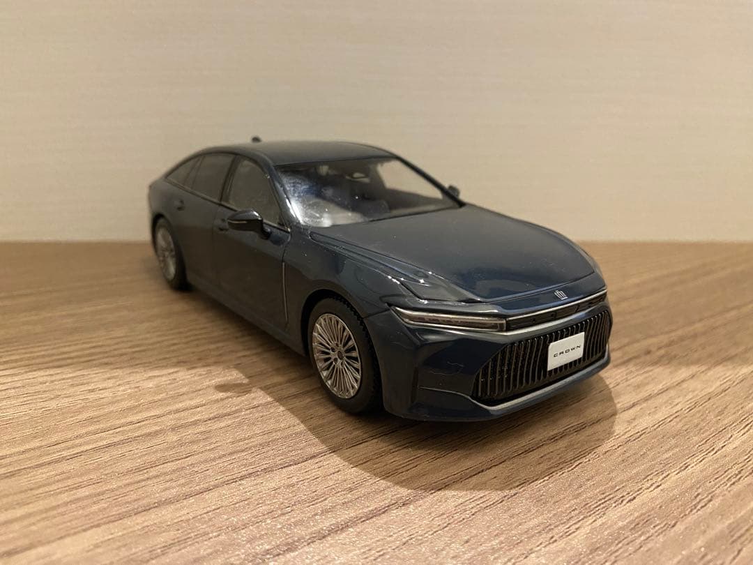 1/30 トヨタ　クラウン　セダン　カラーサンプル　非売品　ミニカー　グレー