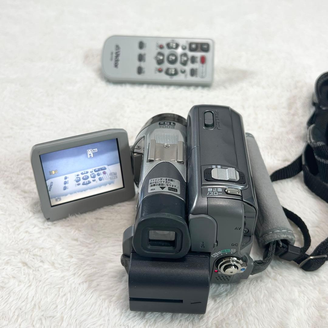 【美品】Victor・JVC　デジタルビデオカメラ　GR-DF590
