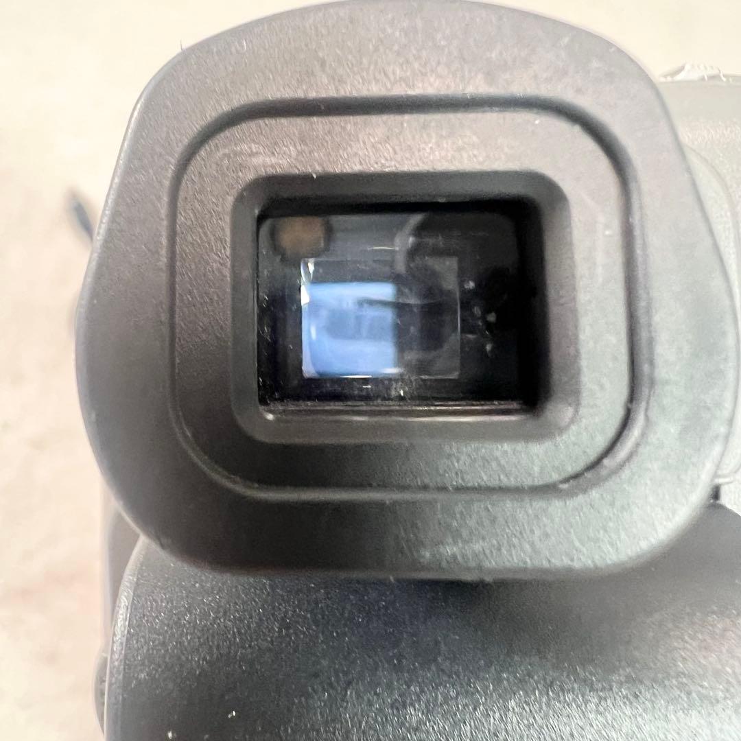 【美品】Victor・JVC　デジタルビデオカメラ　GR-DF590