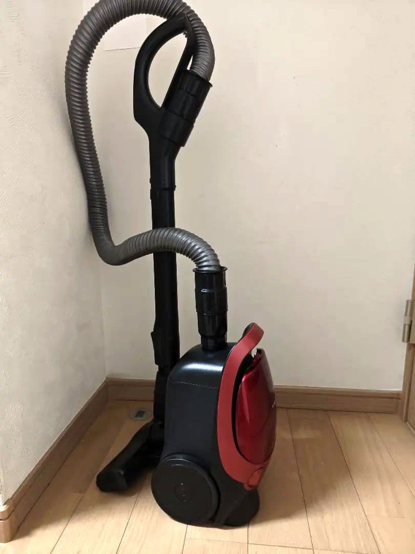 東芝紙パッククリーナーVC‐PK9(R)2022年製　軽量　コンパクト