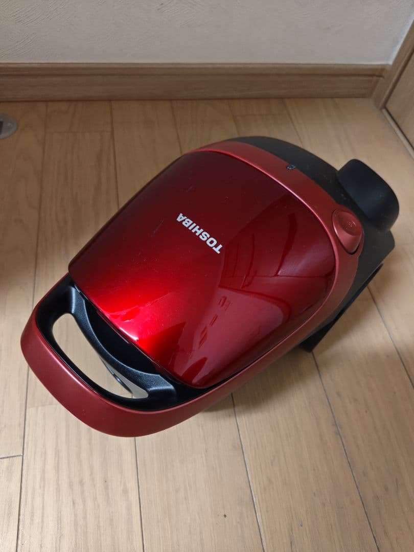 東芝紙パッククリーナーVC‐PK9(R)2022年製　軽量　コンパクト