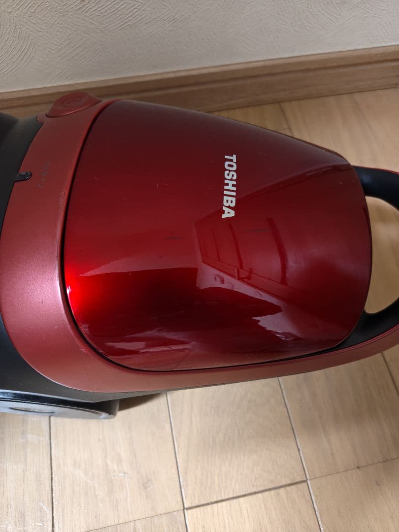 東芝紙パッククリーナーVC‐PK9(R)2022年製　軽量　コンパクト