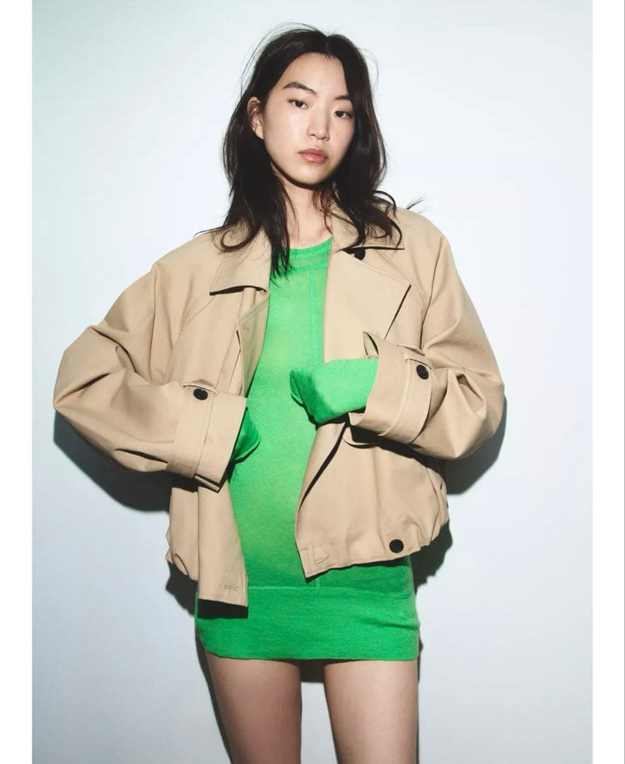 み*ほ様 タグ付き新品★ZARAのショートバルーントレンチコート★Mサイズ★コム