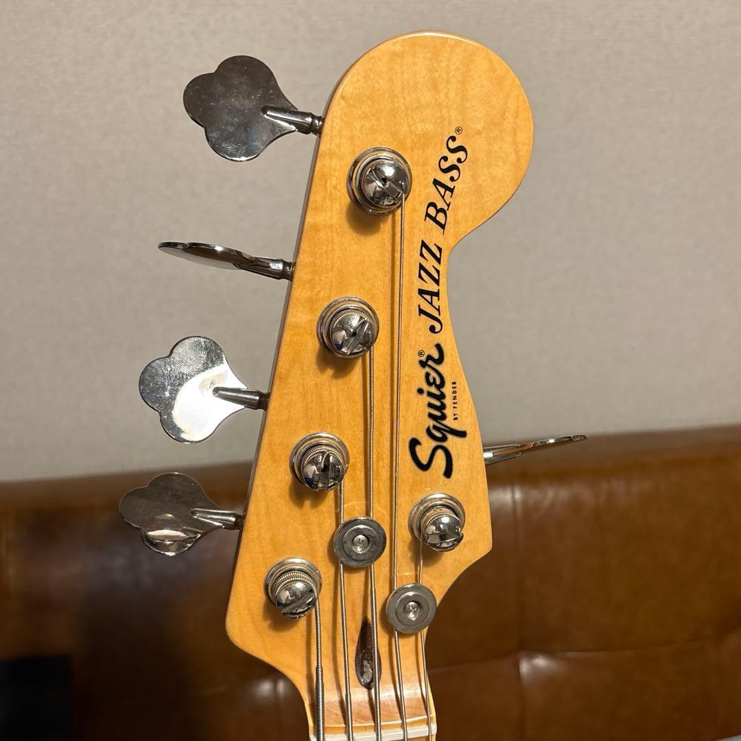 Squier by Fender Classic Vibeアクティブ5弦ベース