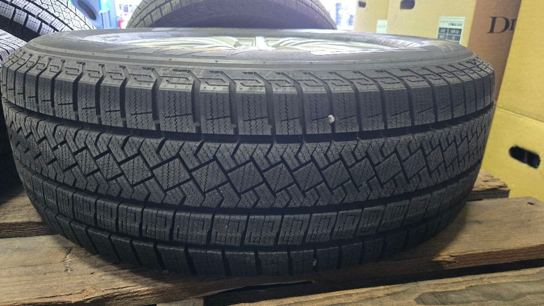 【1/6まで】スタッドレス 2023年製 215/65R16 ピレリ ホイール付