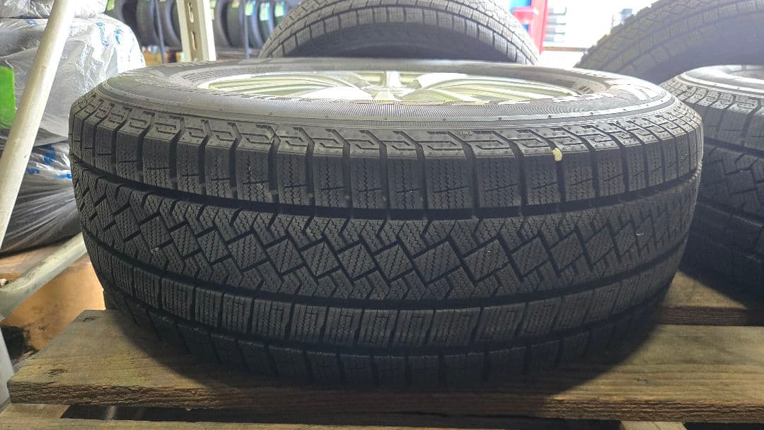 【1/6まで】スタッドレス 2023年製 215/65R16 ピレリ ホイール付