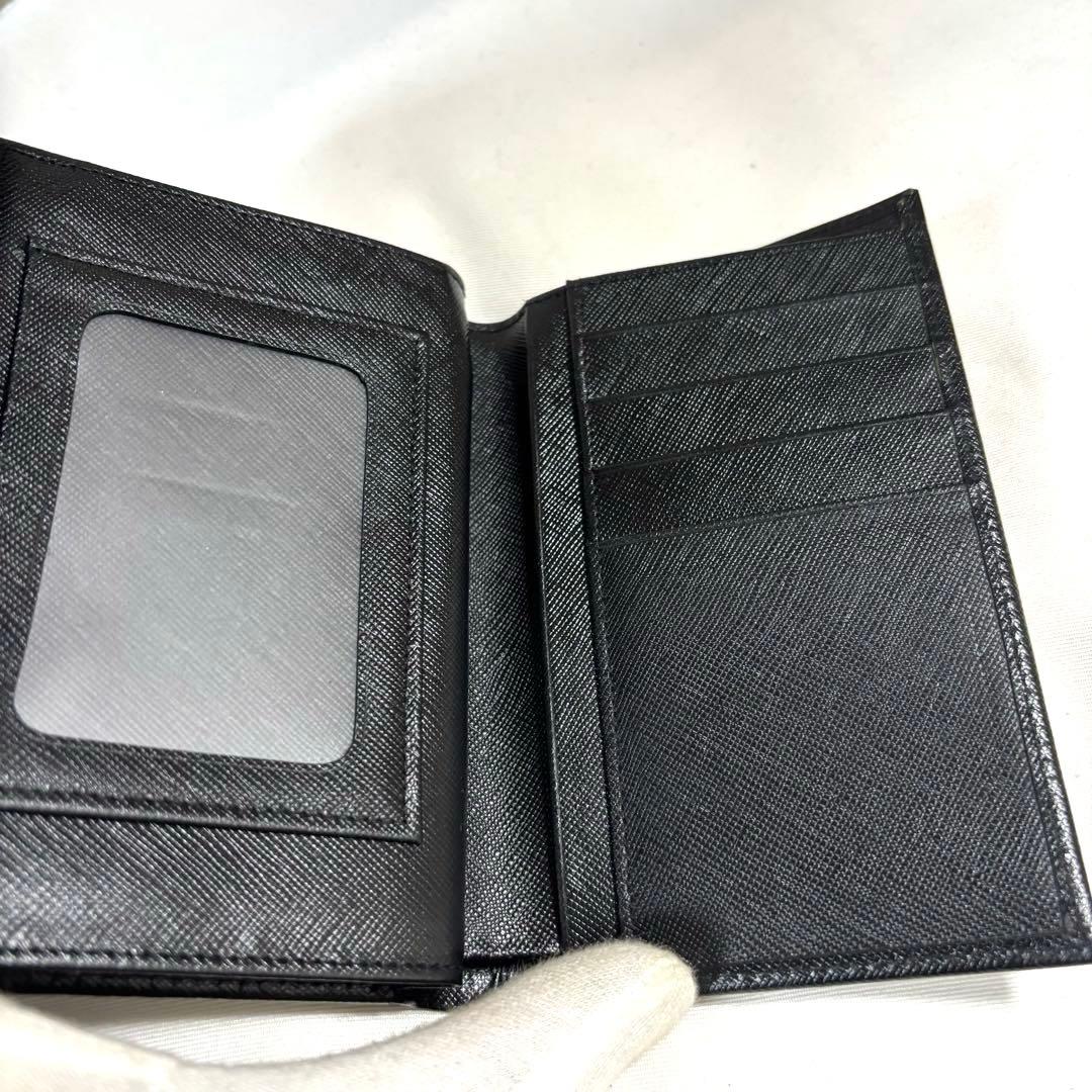 ✨新品✨箱カード付✨PRADA プラダ◆黒ブラック◆折財布◆フルレザー