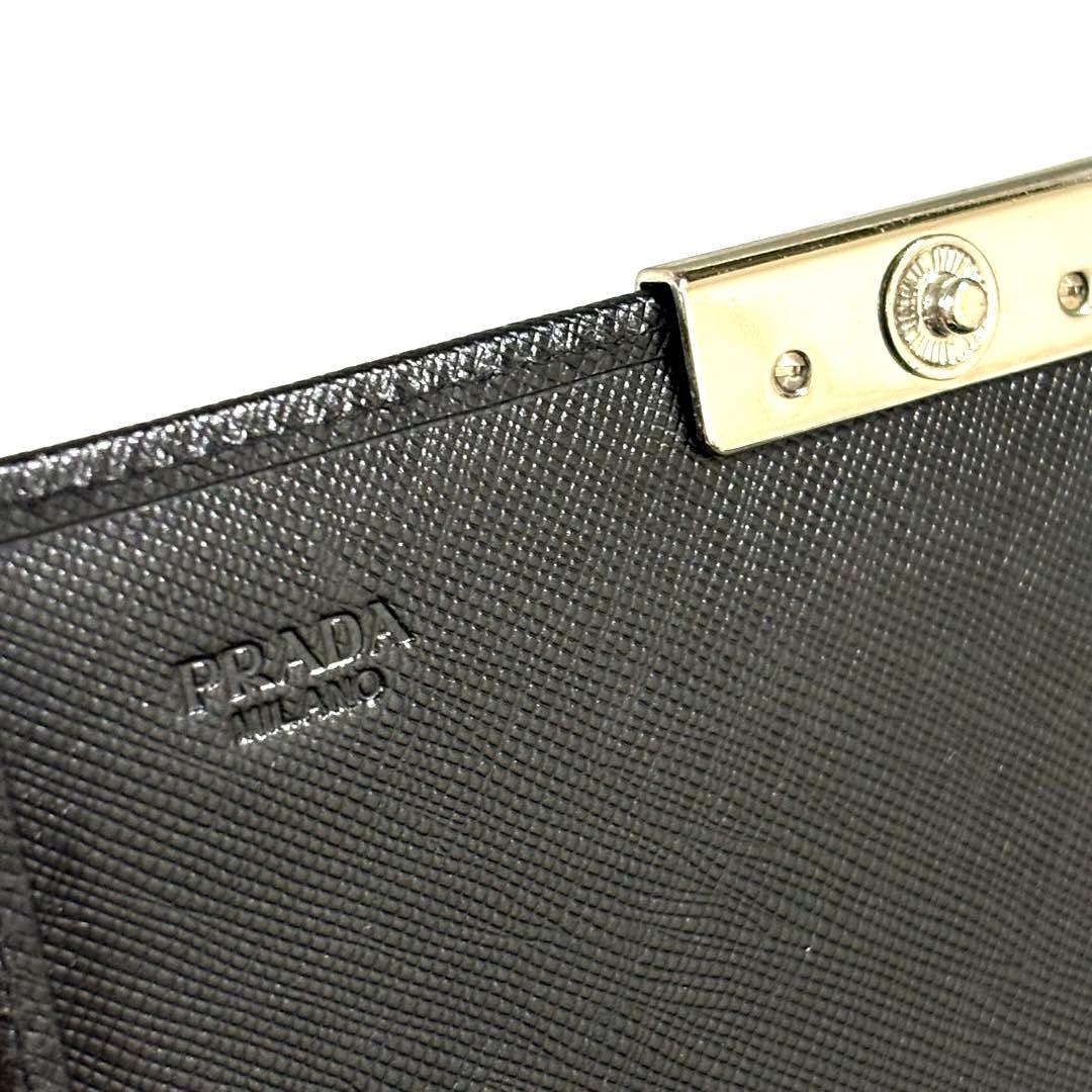 ✨新品✨箱カード付✨PRADA プラダ◆黒ブラック◆折財布◆フルレザー