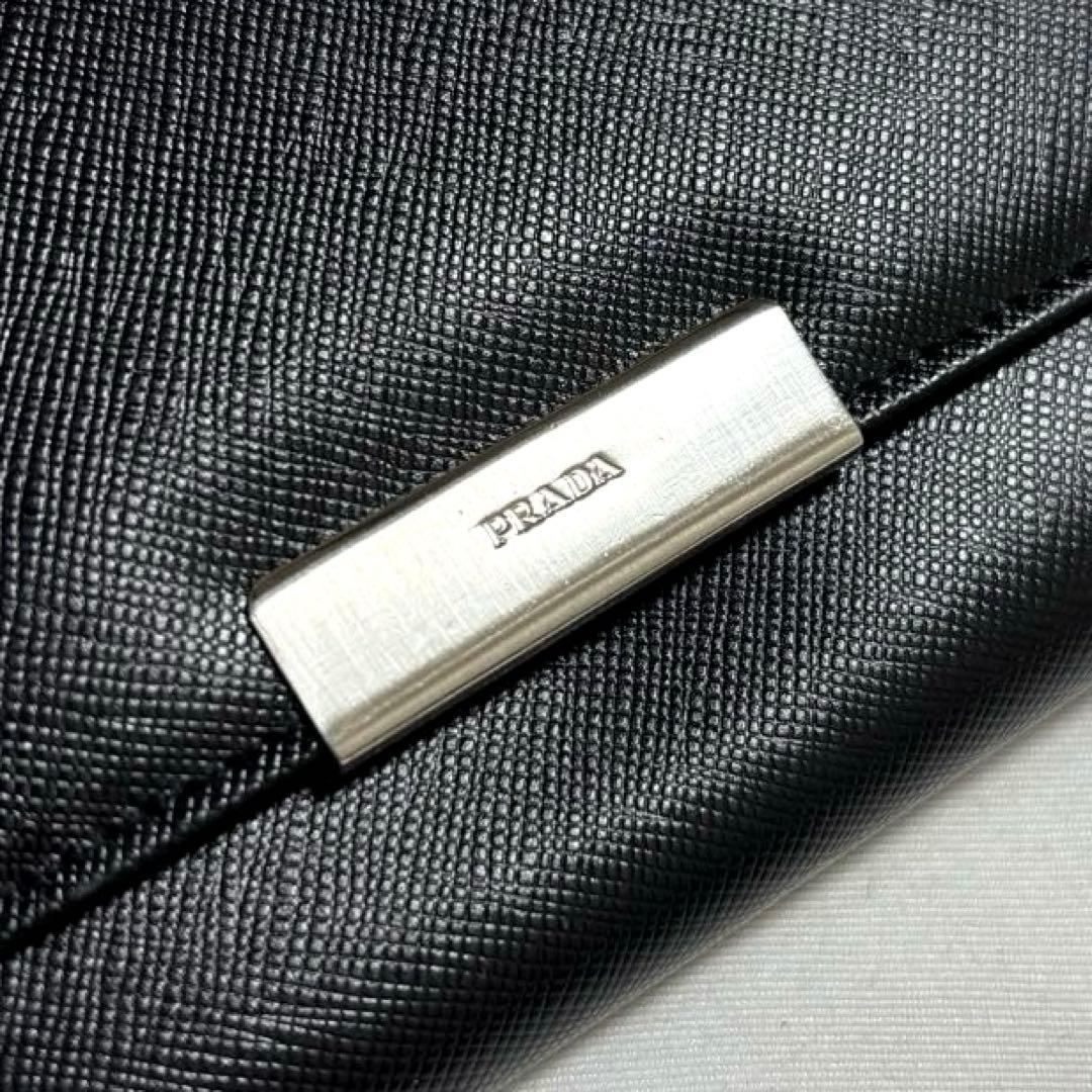 ✨新品✨箱カード付✨PRADA プラダ◆黒ブラック◆折財布◆フルレザー