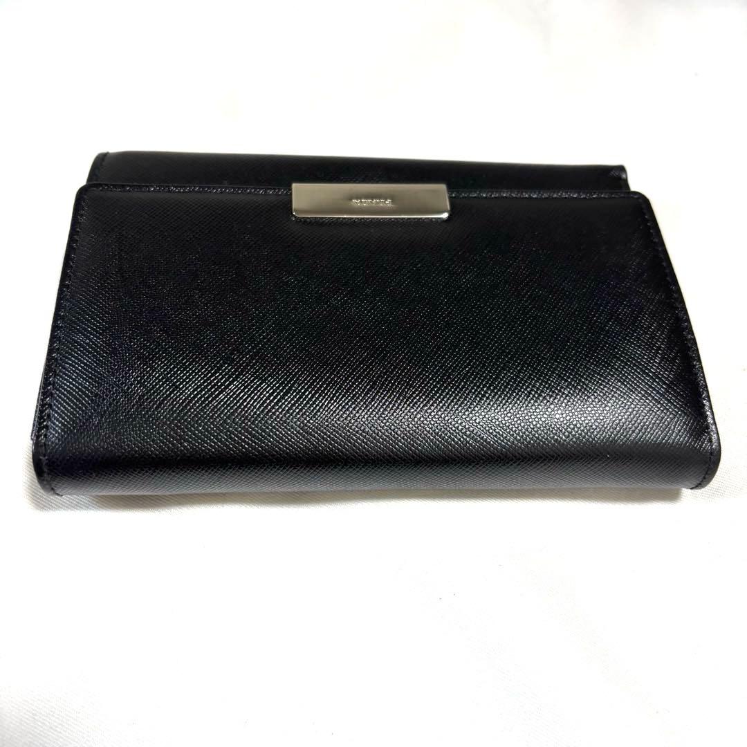 ✨新品✨箱カード付✨PRADA プラダ◆黒ブラック◆折財布◆フルレザー
