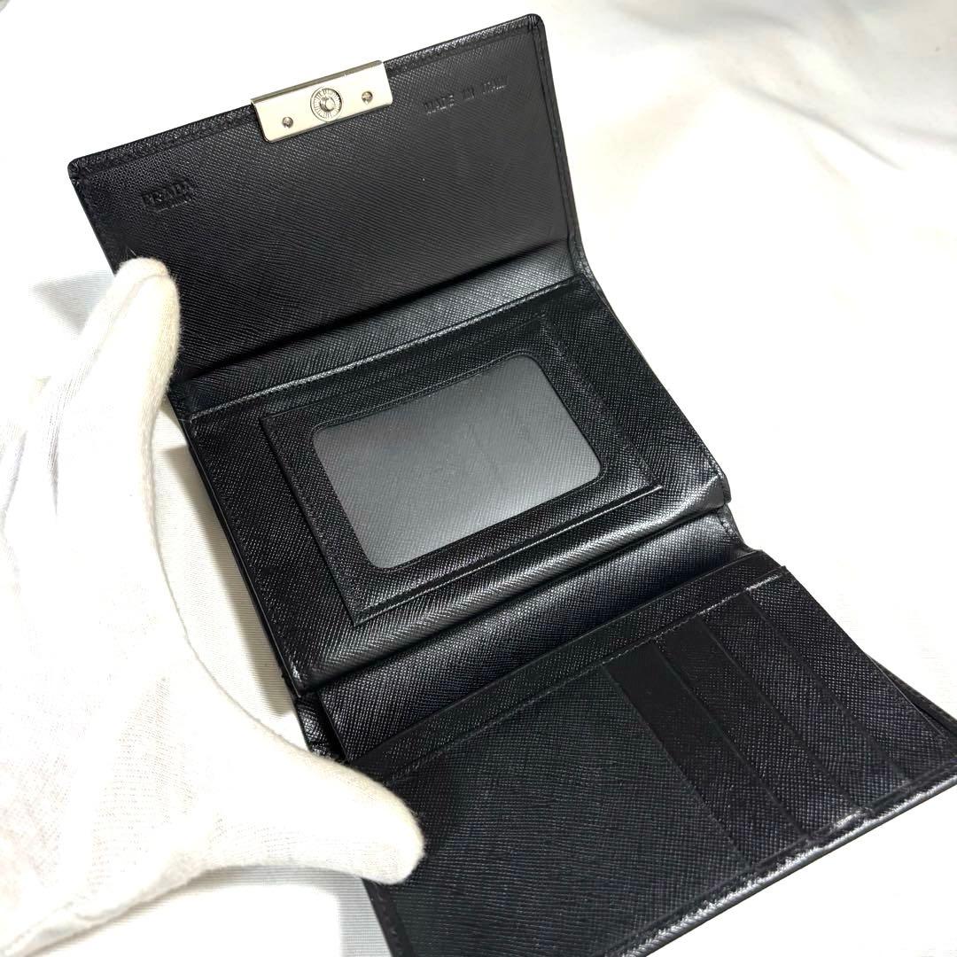 ✨新品✨箱カード付✨PRADA プラダ◆黒ブラック◆折財布◆フルレザー