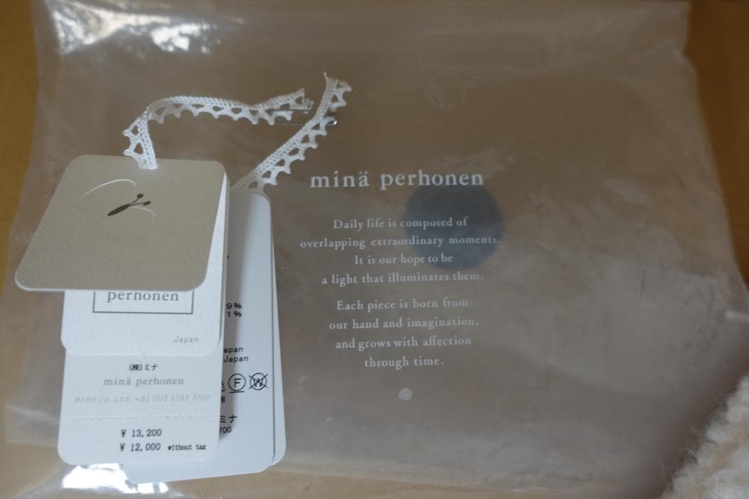 mina perhonen　ミナペルホネン　マフラー　muschio　ホワイト