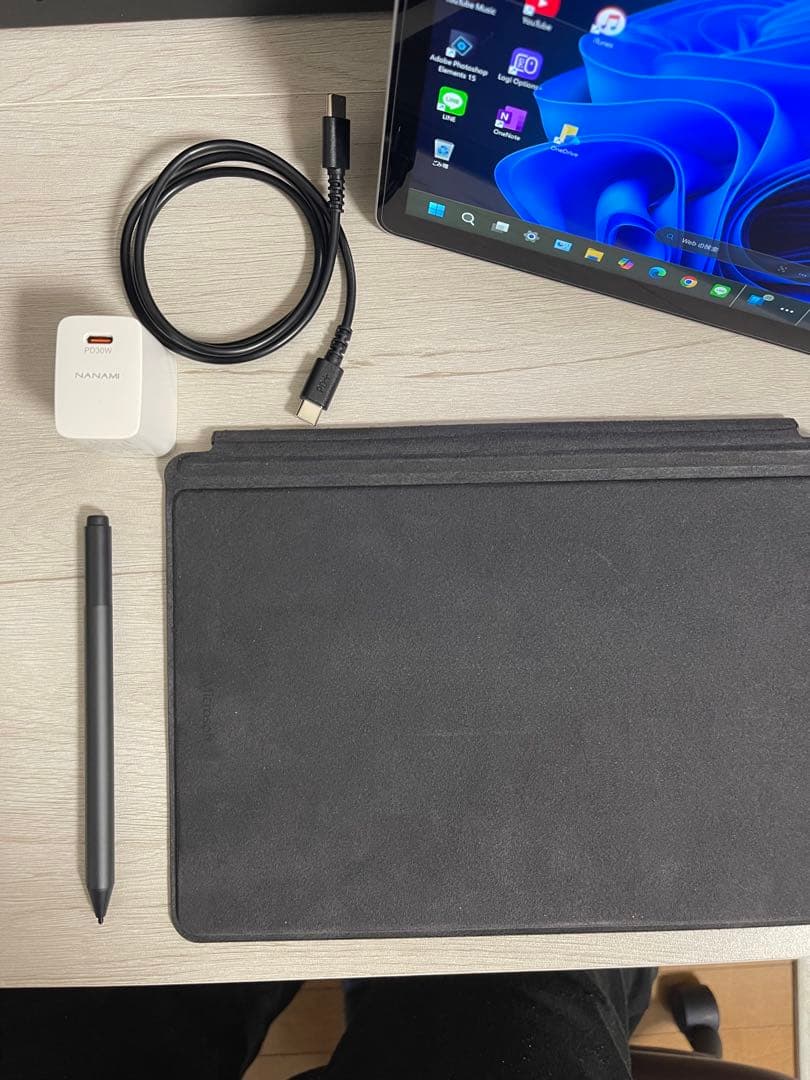 【美品】Surface Go2 8GB SSD128g+SD256g LTE