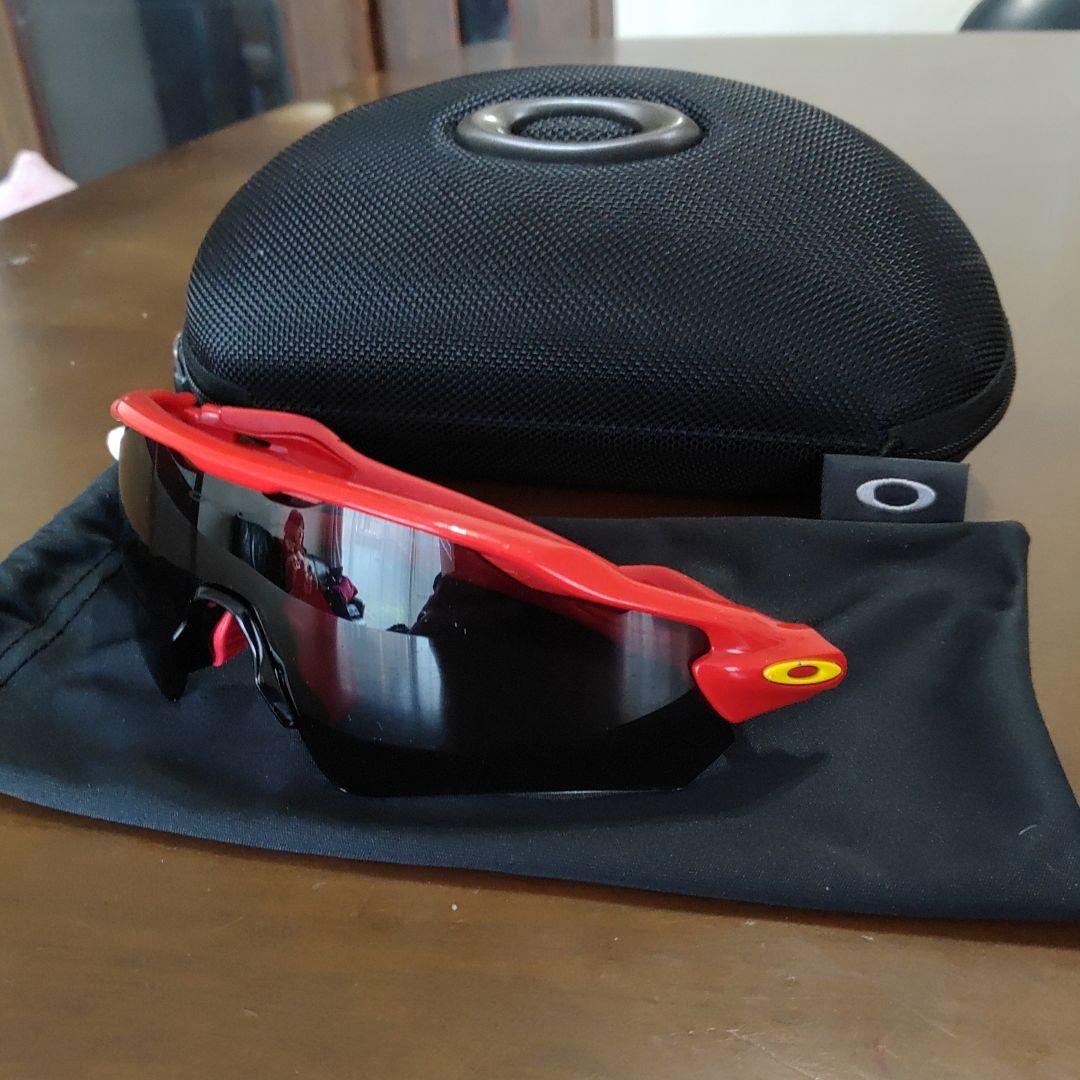Oakley レーダー EV パス レッドフレーム