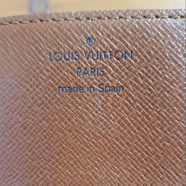 ルイヴィトン　名刺入れ　モノグラム　美品　　LOUIS VUITTON